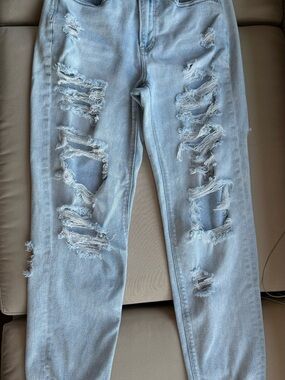 American Eagle Distressed Mom Jeans Size 8 Long Light Wash Stretch Denim
